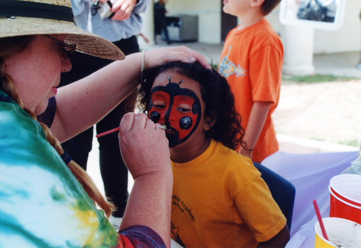 Mari gets her face painted!