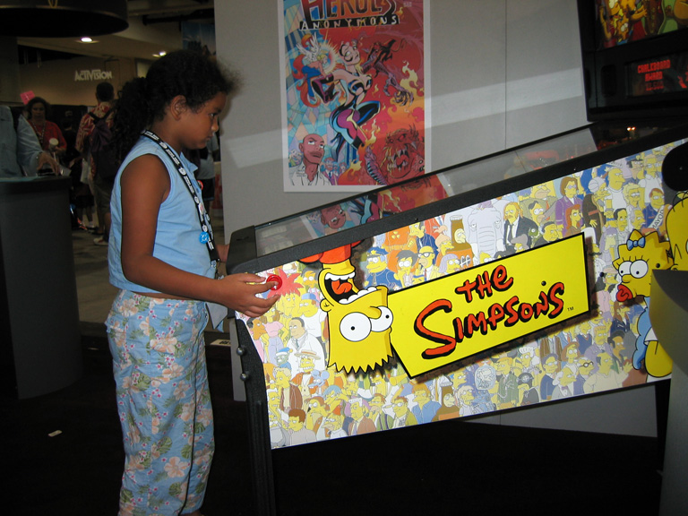 Mari tries out Simpsons pinball!