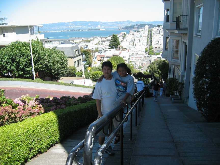 Mari and daddy on Lombard St!